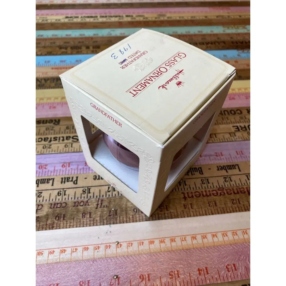 Hallmark Keepsake‎ Christmas Glass Ball 1983 Ornament Vintage Box